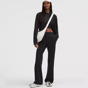 Lululemon Define Mid-Rise Track Pant
Luon NWT